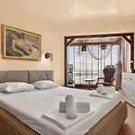 Panoramic Comfort & Vintage Designer By Linas